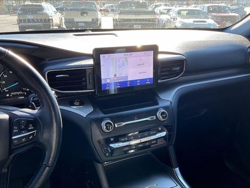 Used 2020 Ford Explorer XLT w/ Equipment Group 202A image 6