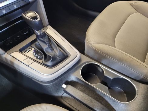 Used 2018 Hyundai Elantra SEL FWD image 26