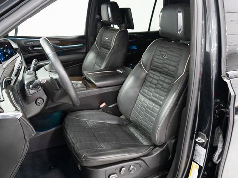 Used 2024 Cadillac Escalade Sport Platinum image 9