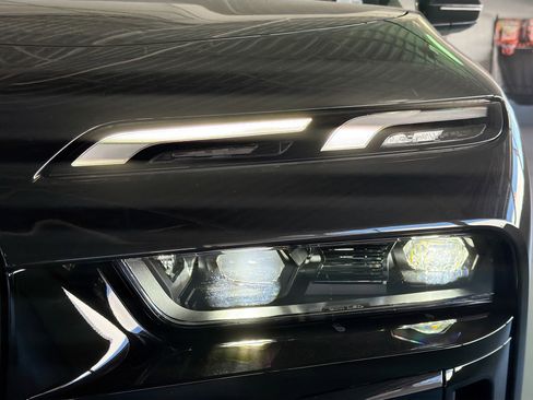 New 2026 BMW 750e xDrive image 9