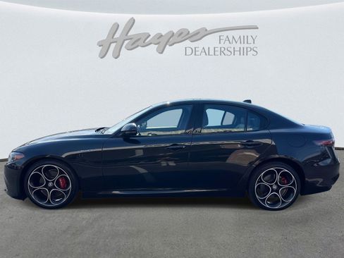 Used 2024 Alfa Romeo Giulia Veloce image 6