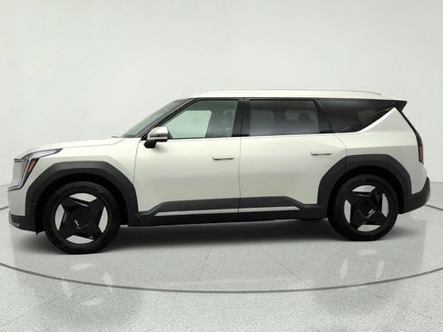 Used 2026 Kia EV9 Wind AWD/4WD image 8
