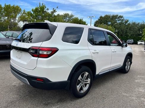 Used 2023 Honda Pilot EX-L image 6
