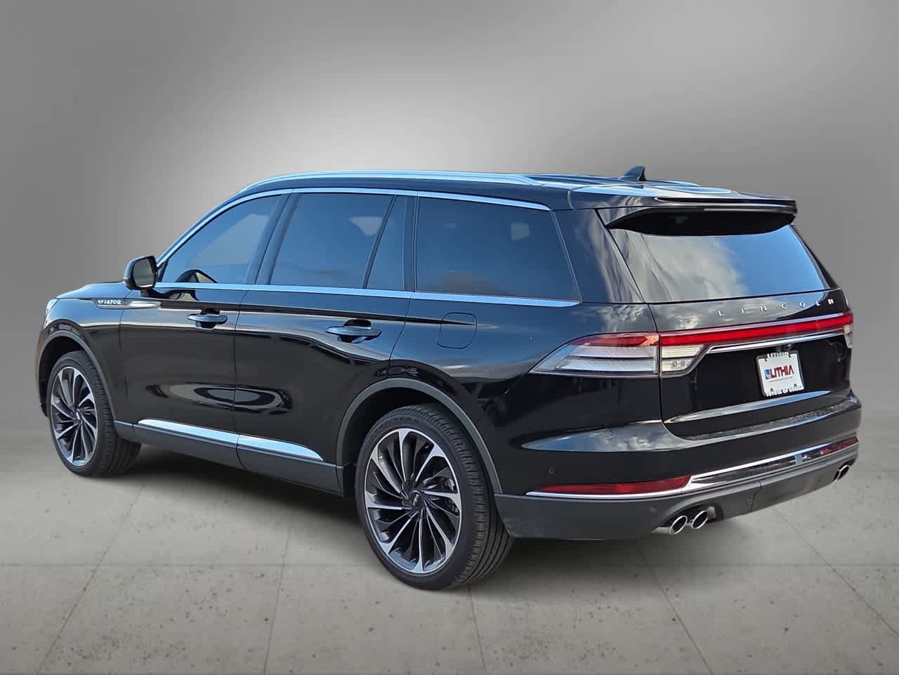 Used 2024 Lincoln Aviator Reserve w/ Equipment Group 201A AWD/4WD image 6
