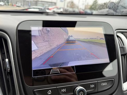 Used 2023 Chevrolet Malibu LT image 18