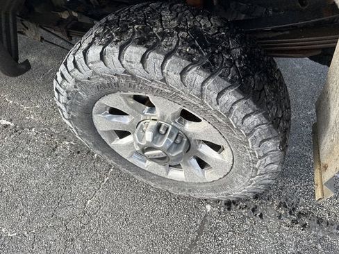 Used 2017 Ford F350 Lariat w/ Chrome Package image 19