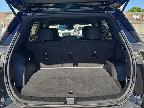 Used 2025 Chevrolet Equinox LT AWD/4WD image 12