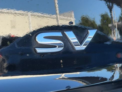 Used 2023 Nissan Rogue SV FWD image 11