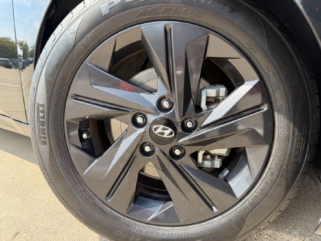 Used 2021 Hyundai Elantra SEL FWD image 8
