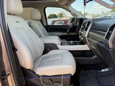 Used 2018 Ford Expedition Platinum AWD/4WD image 17