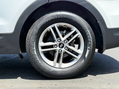 Used 2017 Hyundai Santa Fe Sport FWD image 39