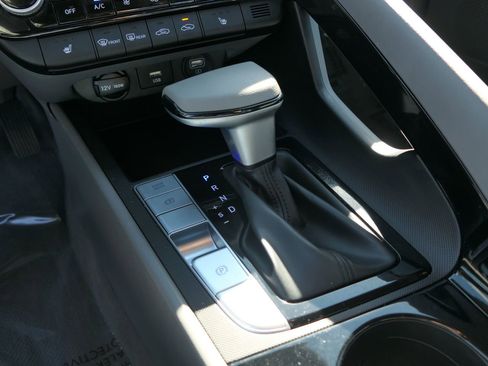 Used 2023 Hyundai Elantra Blue image 21