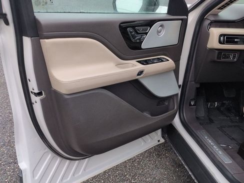 Used 2023 Lincoln Aviator Reserve w/ Equipment Group 201A AWD/4WD image 9