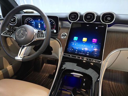 Certified 2026 Mercedes-Benz GLC 300 4MATIC image 11