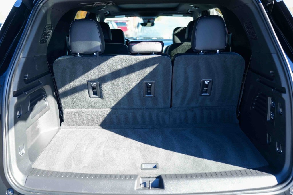 Used 2025 Chevrolet Traverse RS AWD/4WD image 12