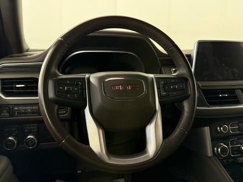 Used 2023 GMC Yukon XL SLT AWD/4WD image 18