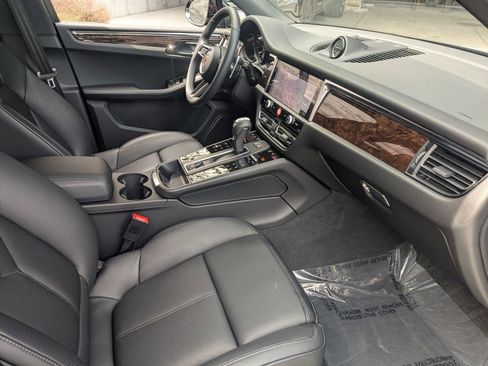 Certified 2026 Porsche Macan Turbo AWD/4WD image 27
