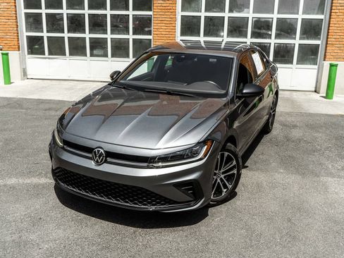 Used 2025 Volkswagen Jetta Sport FWD image 2
