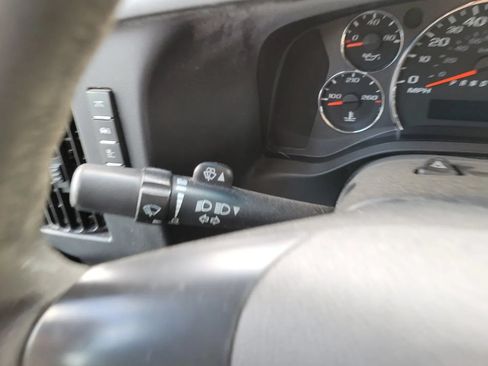 Used 2011 Chevrolet Express 3500 LS RWD image 25