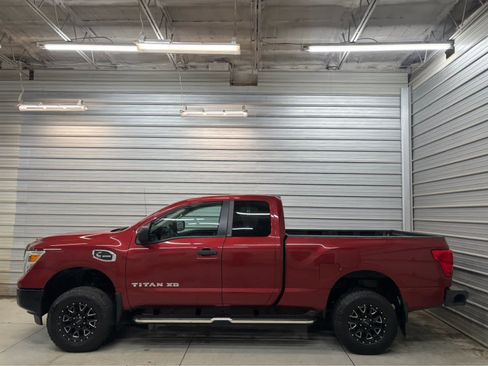 Used 2017 Nissan Titan S AWD/4WD image 8
