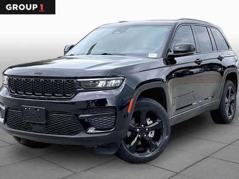 Used 2022 Jeep Grand Cherokee Altitude AWD/4WD image 1
