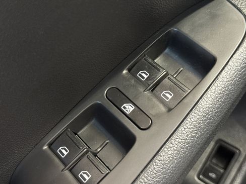 Used 2017 Volkswagen Jetta SE image 30