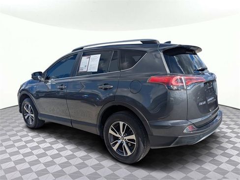 Used 2018 Toyota RAV4 XLE image 5