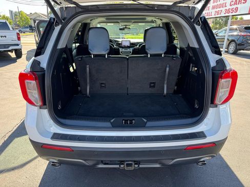 Used 2024 Ford Explorer XLT w/ Equipment Group 202A AWD/4WD image 30