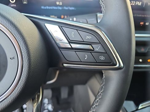 Used 2025 Buick Envision Preferred image 12