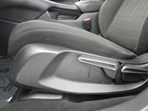 Certified 2023 Honda HR-V LX image 28