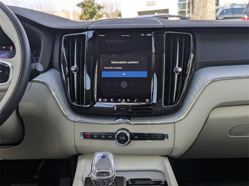 Certified 2025 Volvo XC60 B5 Ultra w/ Protection Package Premier image 22