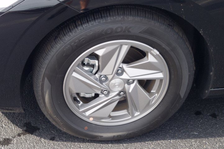 New 2026 Hyundai Elantra SE FWD image 10