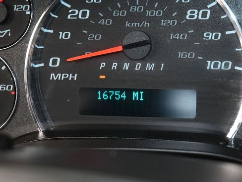 Used 2024 Chevrolet Express 2500 w/ Driver Convenience Package image 25