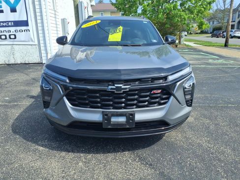 Certified 2024 Chevrolet Trax RS FWD image 2