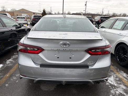 Used 2022 Toyota Camry SE image 6