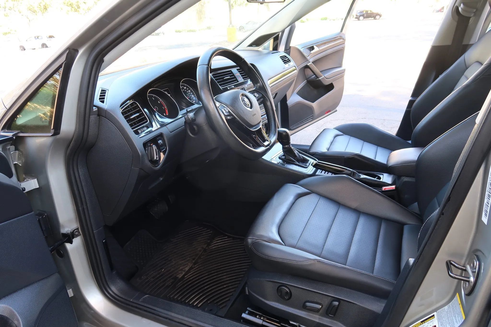 Used 2015 Volkswagen Golf SEL FWD image 15