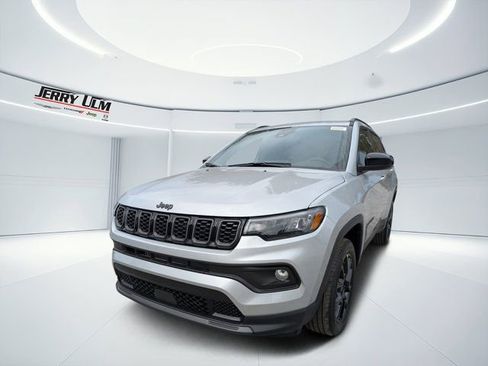 New 2026 Jeep Compass Latitude image 6