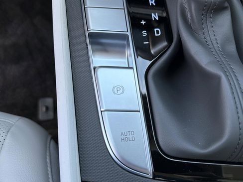 New 2026 Hyundai Elantra Limited FWD image 15