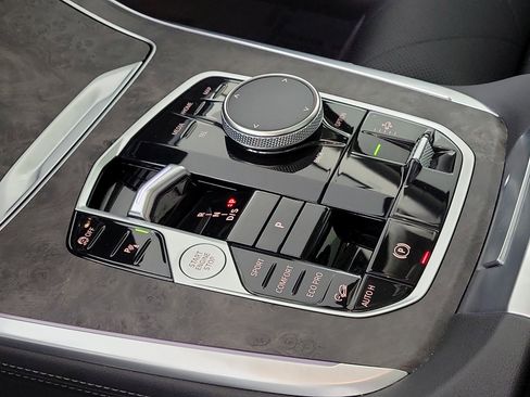 Certified 2024 BMW X7 xDrive40i image 22