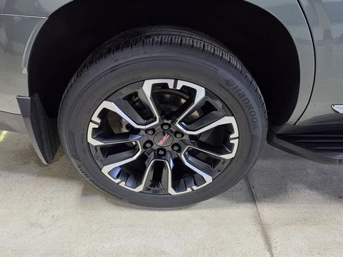 Certified 2024 GMC Yukon Denali w/ Max Trailering Package AWD/4WD image 9