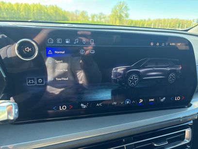 New 2026 Chevrolet Traverse LT w/ Midnight/Sport Edition