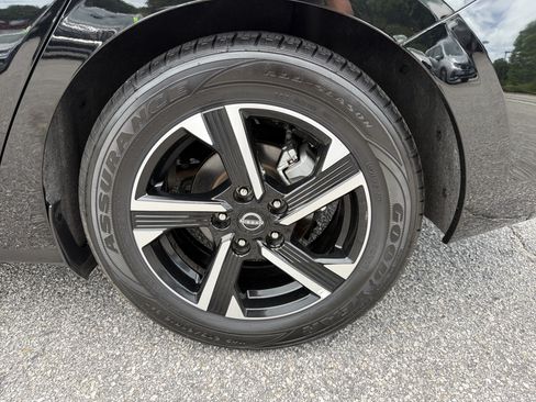 Used 2025 Nissan Sentra SV FWD image 29