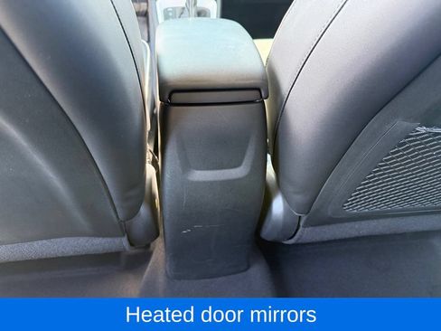 Used 2023 Hyundai Venue Limited FWD image 17