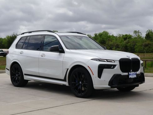 Used 2026 BMW X7 xDrive40i w/ Executive Package image 7