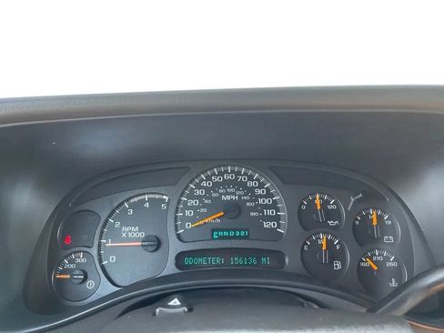 Used 2004 GMC Sierra 2500 SLT w/ Heavy-Duty Power Package AWD/4WD image 24