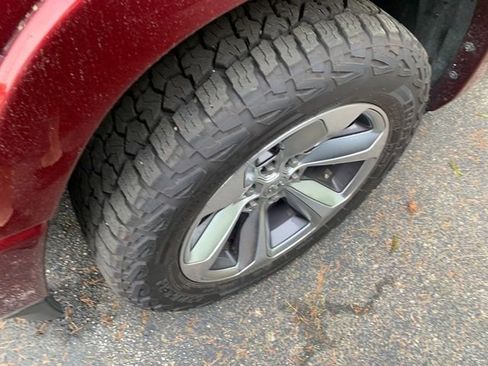 Used 2021 RAM 1500 Limited AWD/4WD image 2