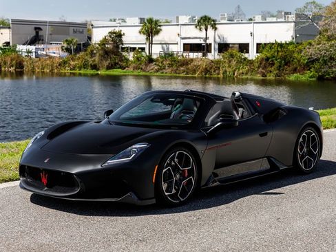 Used 2023 Maserati MC20 Spyder image 7