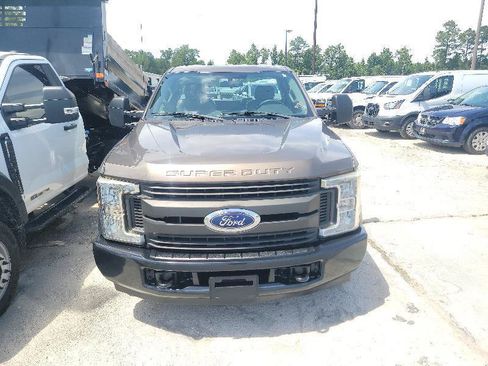 Used 2017 Ford F250 XL RWD image 3