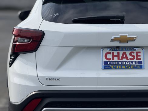 New 2026 Chevrolet Trax LT w/ Driver Confidence Package image 7