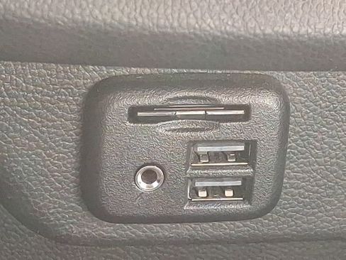 Used 2021 Chevrolet Traverse RS image 26